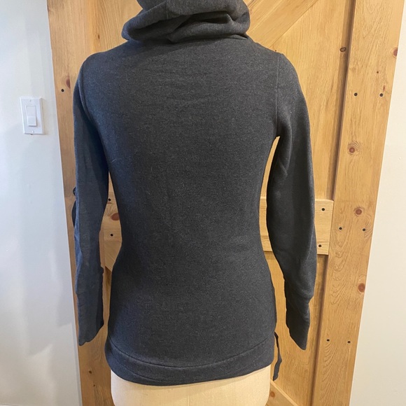 Women’s Puma Sweatshirt - Picture 2 of 2